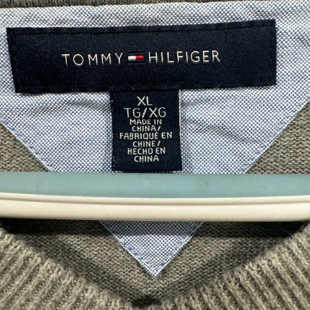 Tommy Hilfiger Sweater V Neck Classic Flag Logo 100% Cotton Heather Gray Size XL - Picture 2 of 4